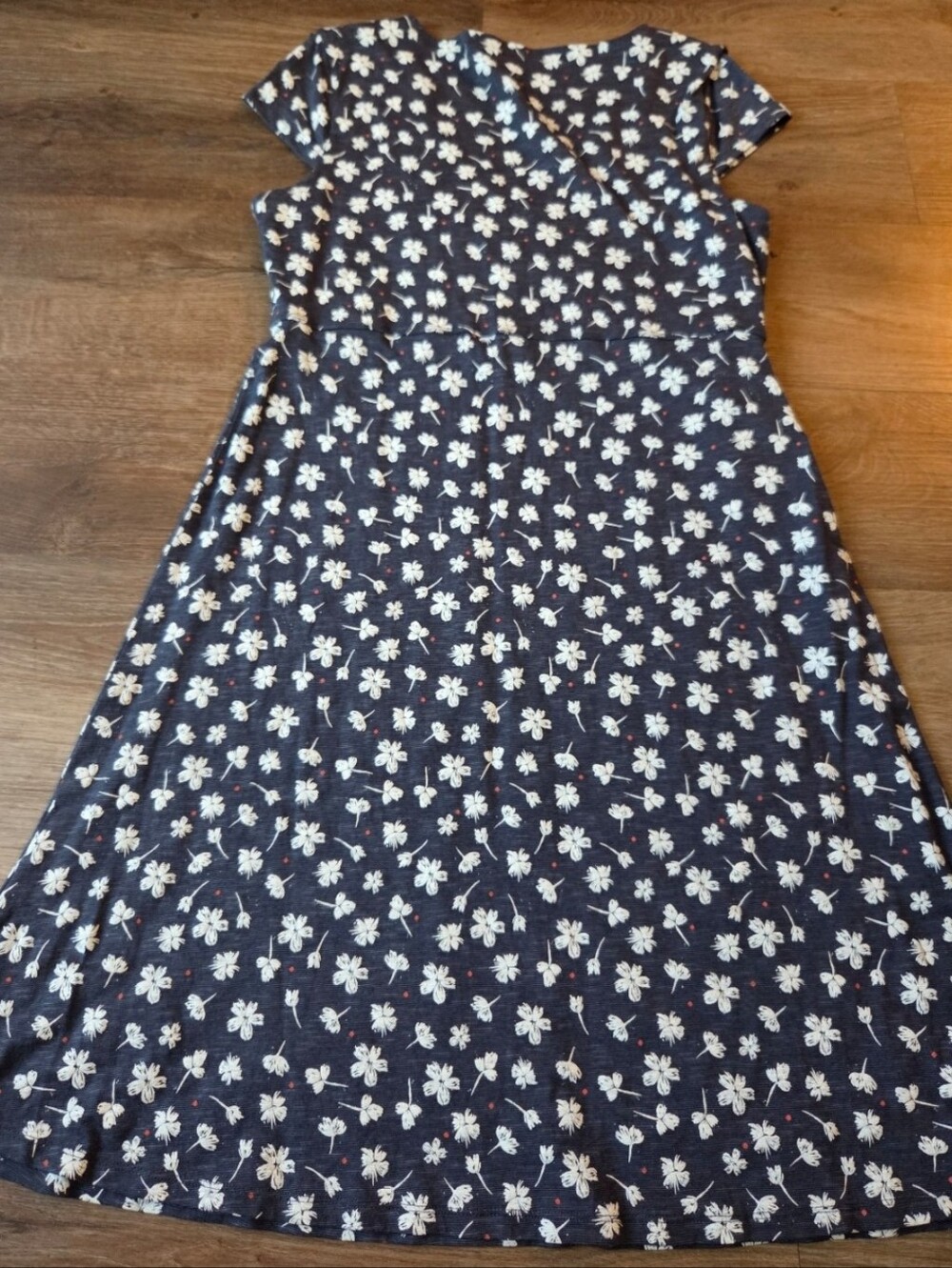 Toad&Co Navy Floral Print Short Sleeved above the Knee Length Dress Size Large - Picture 11 of 12
